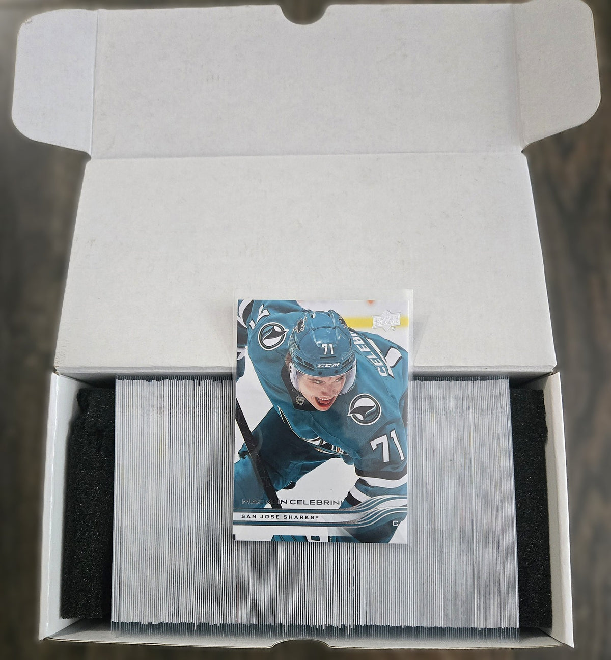 2025-26 Upper Deck Series 1 BASE Set #1-200 Complete 200 Card Lot NHL Hockey