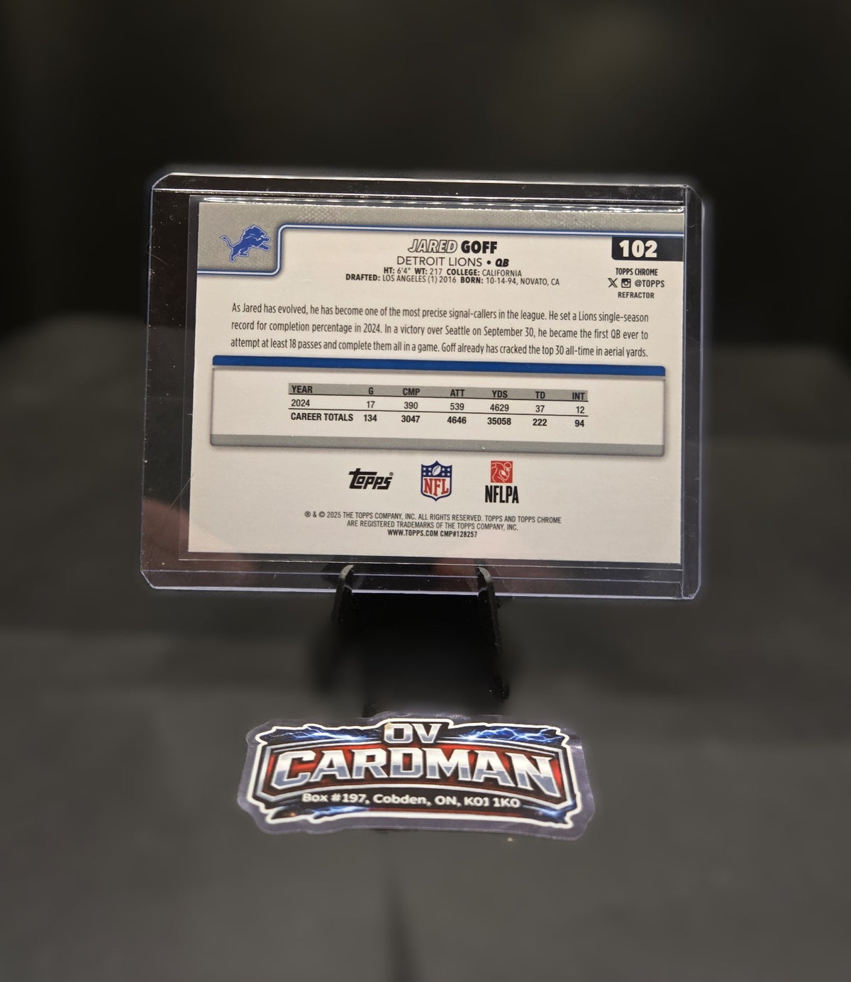 2025 Topps Chrome – Jared Goff #102 – Pink X-Fractor – Detroit Lions